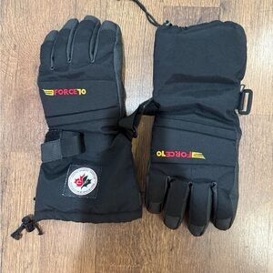 Force10 Black Snowboarding Gloves Canada Snowboarding Federation large vintage